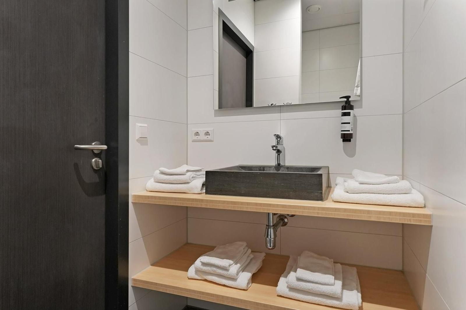 Dock Hotel Stellendam Eksteriør bilde